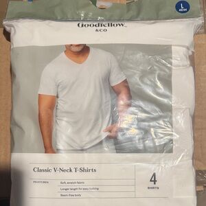Size Large Goodfellow & Co Soft White V-Neck T-Shirts